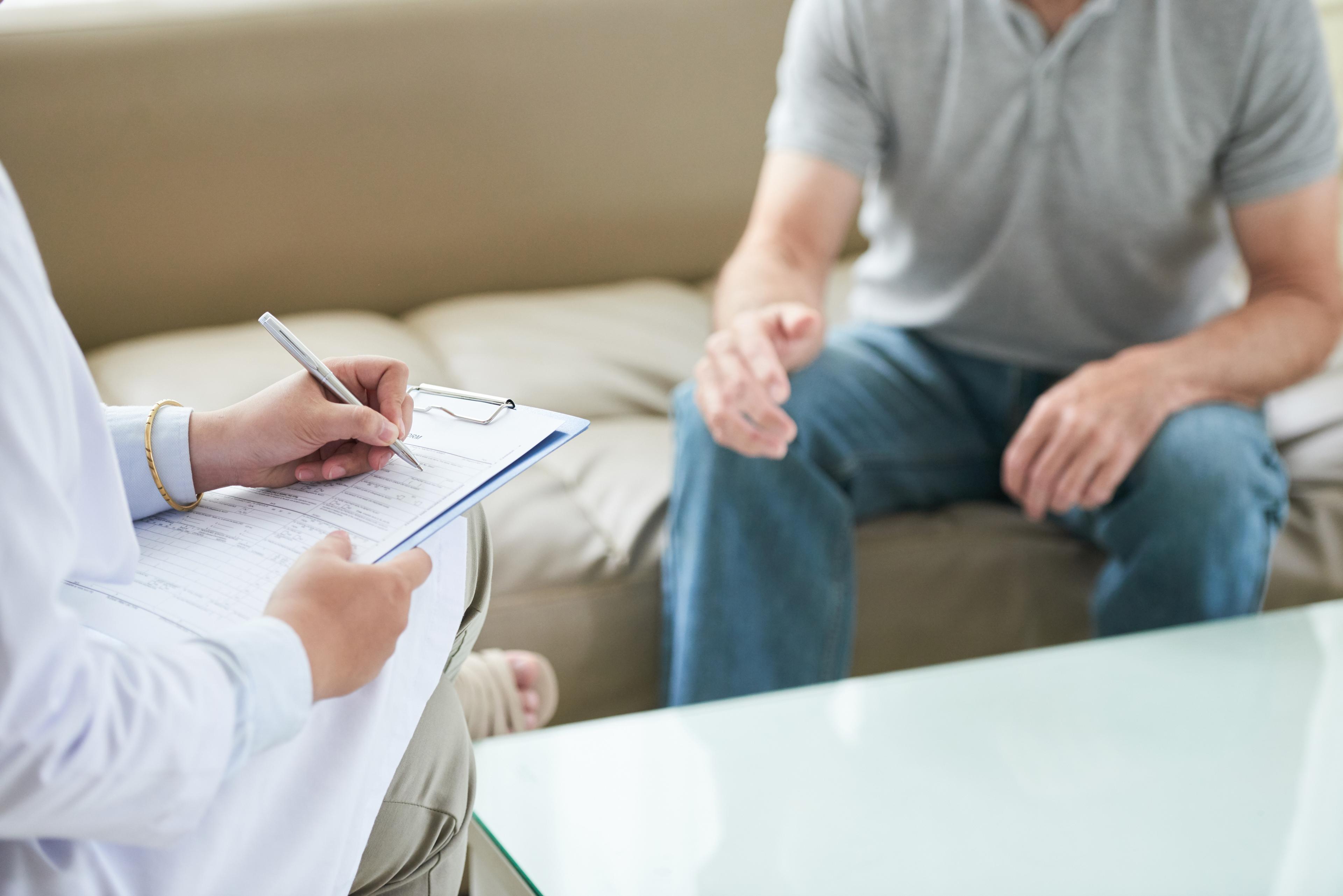 A calm healthcare consultation